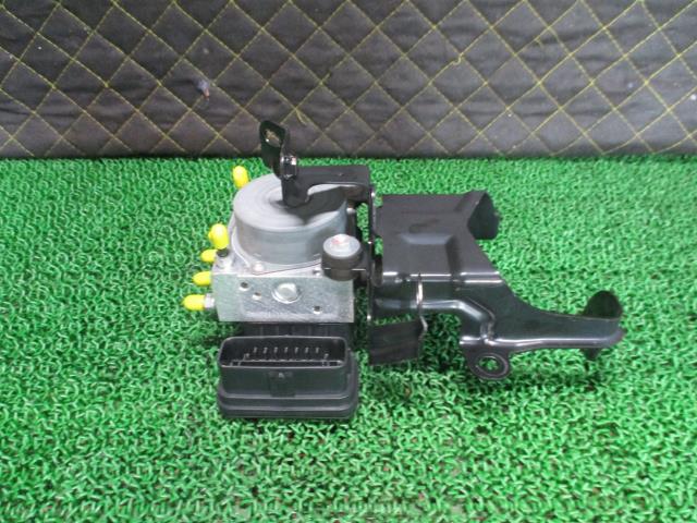 【中古】中古部品 キャリィ DA16T ABSｱｸﾁｭｴｰﾀｰ 【3330660100-000024324342500】