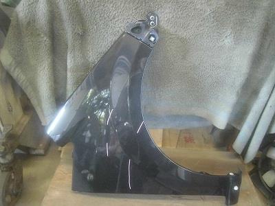 【中古】中古部品 ムーヴ L175S 右ﾌﾛﾝﾄﾌｪﾝﾀﾞｰ 【3340180100-240930000110600】