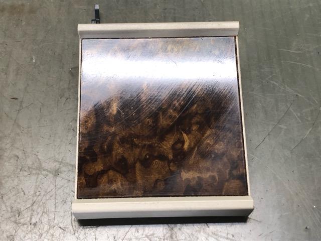 【中古】中古部品 デリカＤ5 CV5W ｺﾝｿｰﾙﾎﾞｯｸｽ 【3330530100-000005294177100】