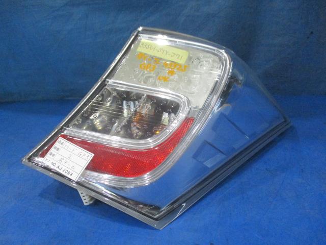【中古】中古部品 フリード GP3 右テールランプ 【3310160100-000004332515500】