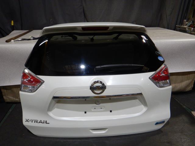 【中古】中古部品 エクストレイル T32 ﾊﾞｯｸﾄﾞｱ 【3330810100-241001000415800】