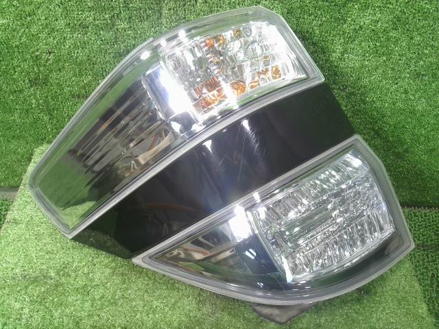 【中古】中古部品 ヴェルファイア ANH20W 左ﾃｰﾙﾗﾝﾌﾟ 【3330900100-000024071015600】