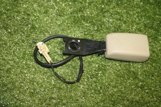 【中古】中古部品 エッセ L235S ｼｰﾄﾍﾞﾙﾄ 【3330950100-000046270377150】