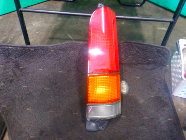 【中古】中古部品 サンバー TV2 右ﾃｰﾙﾗﾝﾌﾟ 【3340140100-000024234315500】