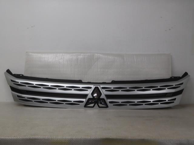 【中古】中古部品 デリカD5 CV1W ラジエータグリル 【3380050000-000036257510400】