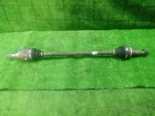【中古】中古部品 ヤリス MXPA15 右ﾘｱﾄﾞﾗｲﾌﾞｼｬﾌﾄ 【3330420100-241001000242300】