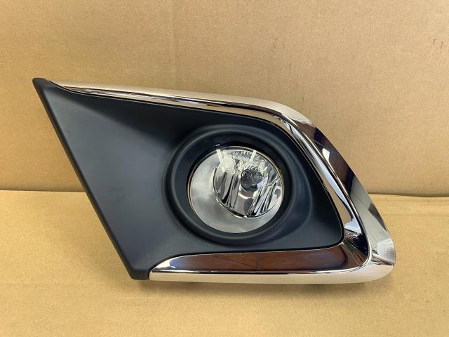 【中古】中古部品 ソリオ MA36S 左ﾌｫｸﾞﾗﾝﾌﾟ 【3330650100-000243026110950】