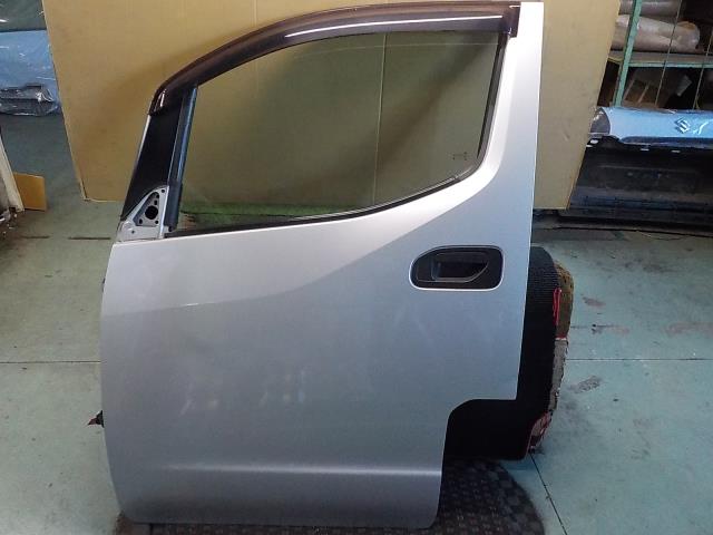 【中古】中古部品 NV200バネット VM20 左ﾌﾛﾝﾄﾄﾞｱ 【3260200000-241010000313200】