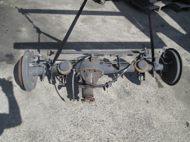 【中古】中古部品 ジムニー JA22W ﾌﾛﾝﾄｱｸｽﾙﾎｰｼﾝｸﾞ 【3540020100-000006100741100】