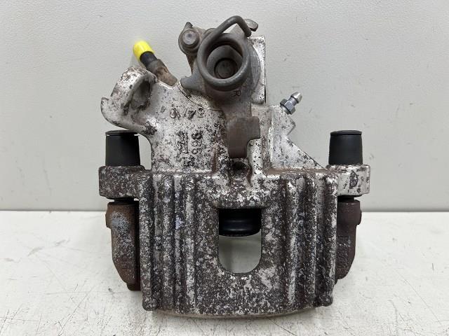 【中古】中古部品 BMW ミニ RA16 右ﾘｱｷｬﾘﾊﾟｰ 【3310070100-000090747944430】