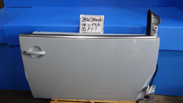 【中古】中古部品 VW ニュービートル 1YAZJ 右フロントドア 【3330340100-240628001413100】|e-cleマート