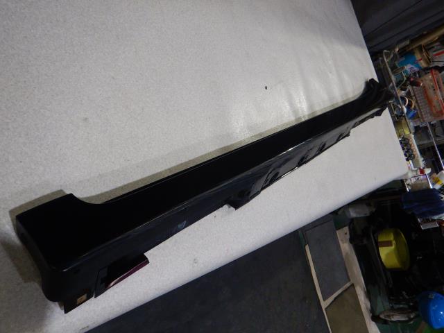 【中古】中古部品 プリウス ZVW30 左サイドステップ 【3330810100-241023000313800】