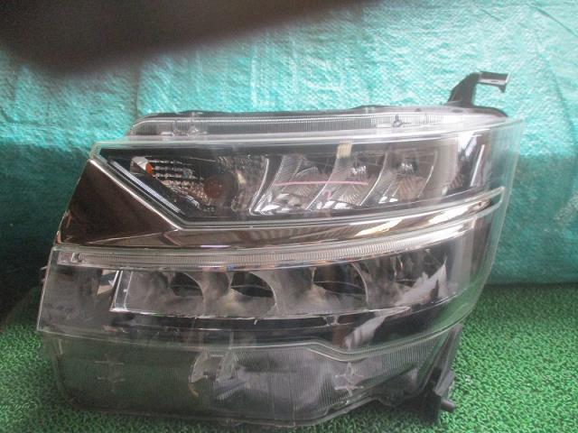 【中古】中古部品 ステラ LA150F 左ヘッドランプ 【3500080000-240622000710900】