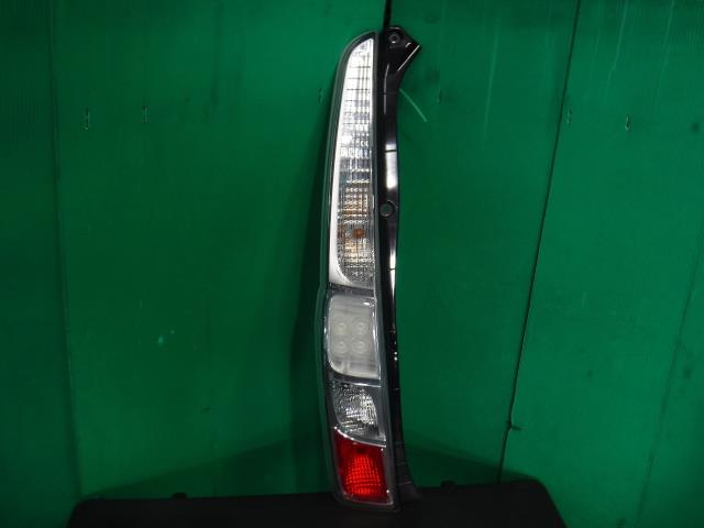【中古】中古部品 ステラ LA100F 左ﾃｰﾙﾗﾝﾌﾟ 【3340140100-000021340415600】
