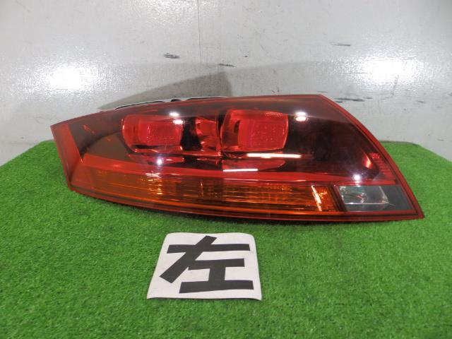 【中古】中古部品 アウディ TT 8JBWA 左ﾃｰﾙﾗﾝﾌﾟ 【3260250000-000024214415600】