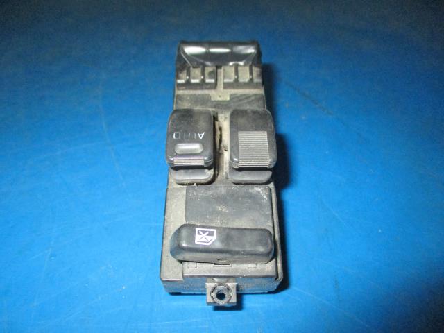 【中古】中古部品 ハイゼット S320W ﾊﾟﾜｰｳｲﾝﾄﾞｳｽｲｯﾁ 【3310160100-220120000561900】 6,354円