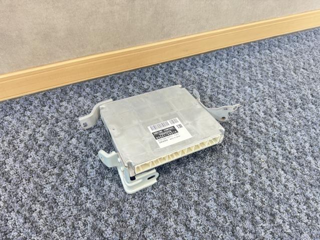 【中古】中古部品 アルファード ANH15W ｴﾝｼﾞﾝｺﾝﾋﾟｭｰﾀｰ 【3330440100-241030000463100】