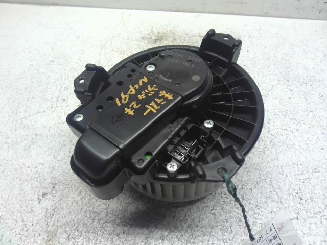 【中古】中古部品 ヴィッツ NCP91 ヒーターブロアモーター 【3310160100-000004331667900】