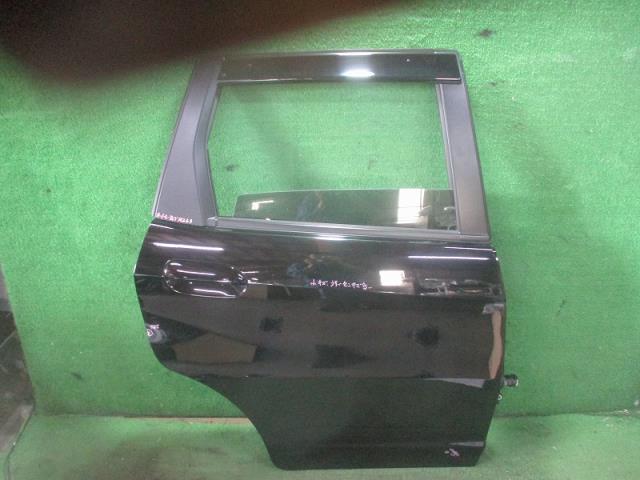 【中古】中古部品 フィットシャトル GP2 右ﾘｱﾄﾞｱ 【3500080000-241028000213300】