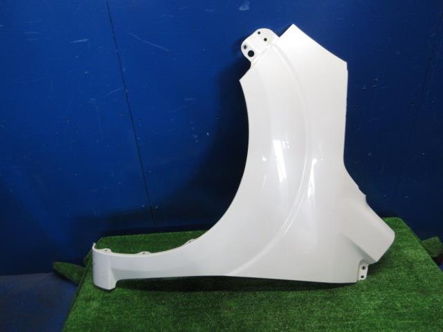 【中古】中古部品 モコ MG33S 左ﾌﾛﾝﾄﾌｪﾝﾀﾞｰ 【3310270100-000014488810700】