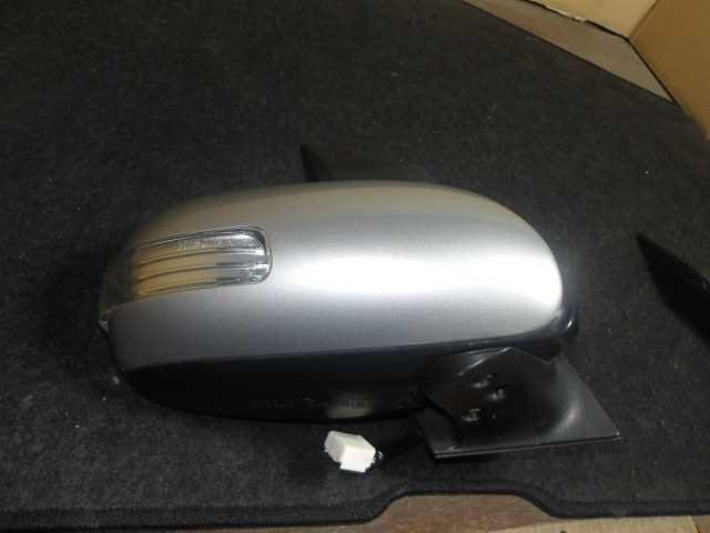 【中古】中古部品 アイシス ZGM10G 右ｻｲﾄﾞﾐﾗｰ 【3310420000-000010581113500】 7,161円