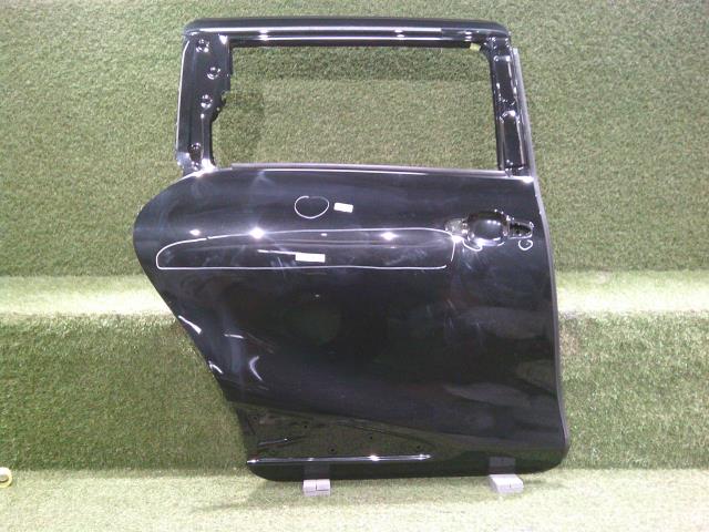 【中古】中古部品 シエンタ NSP170G 右ﾘｱﾄﾞｱ 【3331011000-241111500813300】｜e-cleマート