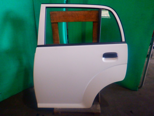 【中古】中古部品 アルト HA24V 左ﾘｱﾄﾞｱ 【3340140100-000024269413400】