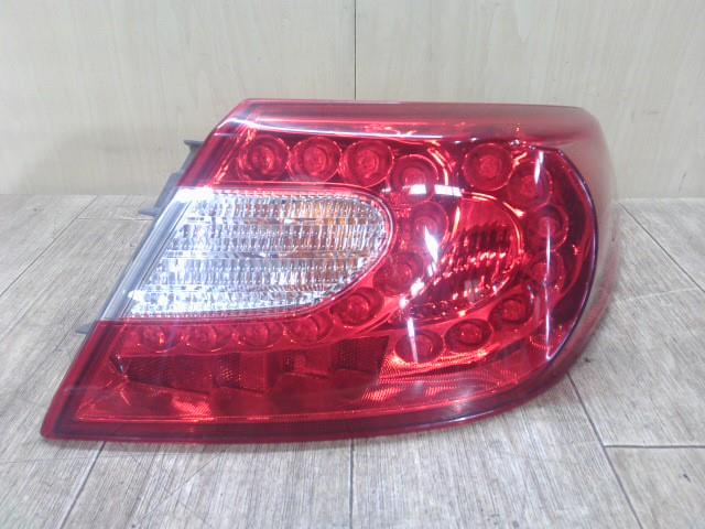 【中古】中古部品 フーガ Y51 右ﾃｰﾙﾗﾝﾌﾟ 【3310390100-241019001115500】