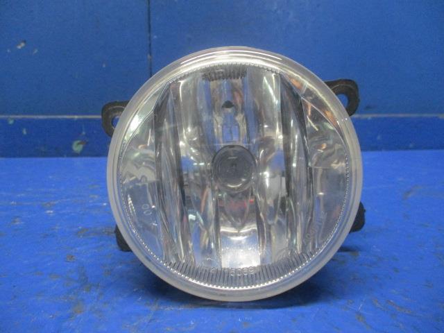 【中古】中古部品 プジョー 208 A9HN01 左ﾌｫｸﾞﾗﾝﾌﾟ 【3310270100-000014462810950】