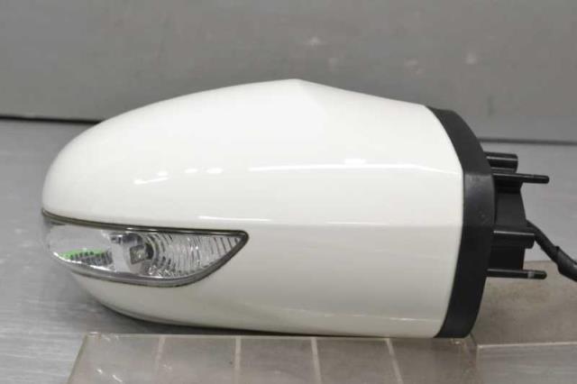 【中古】中古部品 ベンツ Aクラス 169032 右ｻｲﾄﾞﾐﾗｰ 【3310580000-241112001213500】