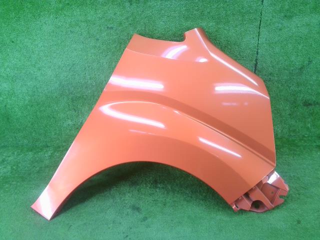【中古】中古部品 ステラ LA150F 右フロントフェンダー 【3330990100-241021000210600】|e-cleマート