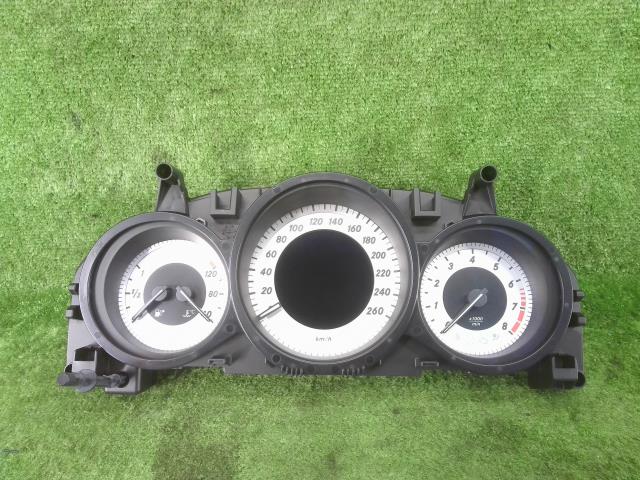 【中古】中古部品 ベンツ Cクラス 204248 ｽﾋﾟｰﾄﾞﾒｰﾀｰ 【3330990100-241030000761400】