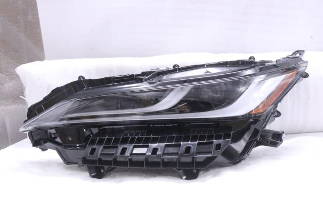 【中古】中古部品 ハリアー MXUA80 左ﾍｯﾄﾞﾗﾝﾌﾟ 【3260520000-241128503010900】