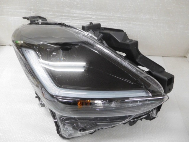 【中古】中古部品 スイフト ZCEDS 右ﾍｯﾄﾞﾗﾝﾌﾟ 【3380050000-000036429110800】 58,867円