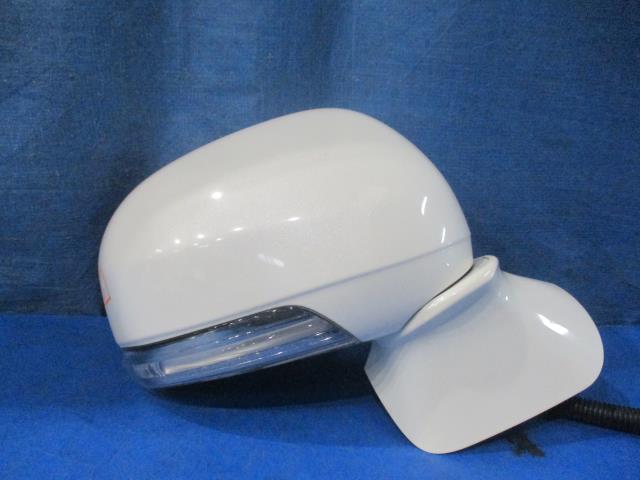 【中古】中古部品 クラウンマジェスタ URS206 右ｻｲﾄﾞﾐﾗｰ 【3310160100-000004404713500】