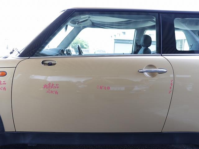 【中古】中古部品 BMW ミニ RA16 左ﾌﾛﾝﾄﾄﾞｱ 【3310070100-0000Y0761713200】
