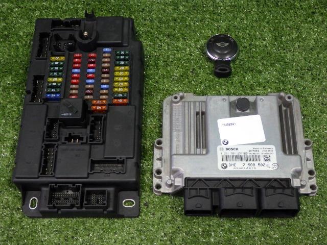 【中古】中古部品 BMW ミニ ML16 ｴﾝｼﾞﾝｺﾝﾋﾟｭｰﾀｰ 【3330200100-242132000063100】
