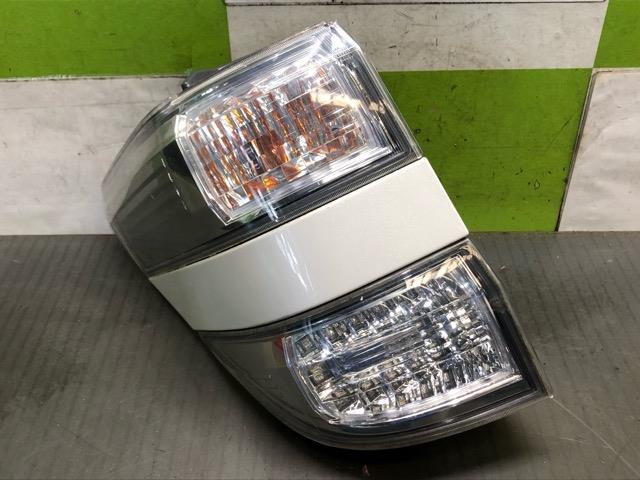 【中古】中古部品 ヴェルファイア ANH20W 左ﾃｰﾙﾗﾝﾌﾟ 【3330530100-000005315315600】 7,366円