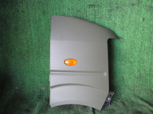 【中古】中古部品 エブリィ DA64W 右ﾌﾛﾝﾄﾌｪﾝﾀﾞｰ 【3340240100-202400010610600】