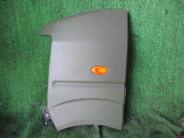 【中古】中古部品 エブリィ DA64W 左ﾌﾛﾝﾄﾌｪﾝﾀﾞｰ 【3340240100-202400010610700】