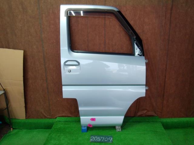 【中古】中古部品 タウンボックス U61W 右ﾌﾛﾝﾄﾄﾞｱ 【3310120100-241205000313100】