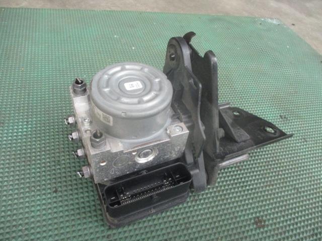 【中古】中古部品 VW ゴルフ ABSｱｸﾁｭｴｰﾀｰ 【3310190100-000244012142500】