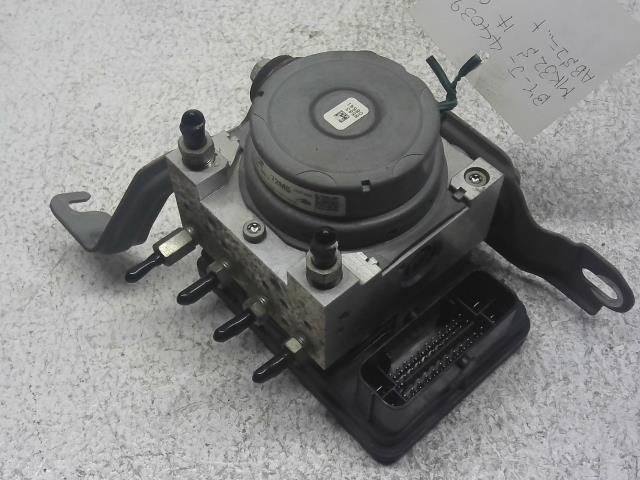 【中古】中古部品 スペーシア MK32S ABSｱｸﾁｭｴｰﾀｰ 【3310160100-000004403942500】