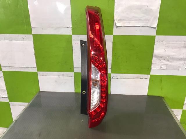 【中古】中古部品 エクストレイル NT31 右ﾃｰﾙﾗﾝﾌﾟ 【3330530100-000005316315500】