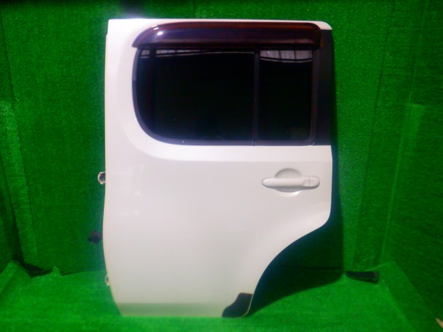 【中古】中古部品 キューブ Z12 左ﾘｱﾄﾞｱ 【3340140100-000024294213400】
