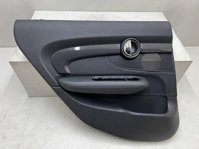 【中古】中古部品 BMW ミニ LR20 左リアドアトリム 【3310070100-0000Y0760113450】|e-cleマート