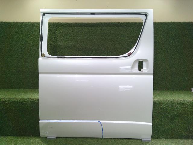 【中古】中古部品 ハイエース TRH200V 右ﾘｱﾄﾞｱ 【3331011000-241213500513300】｜e-cleマート