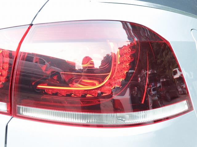 【中古】中古部品 VW ゴルフ 1KCAVK 右テールランプ 【3310070100-0000Y0763515500】|e-cleマート
