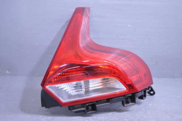 【中古】中古部品 ボルボ 40シリーズ MB4164T 右ﾃｰﾙﾗﾝﾌﾟ 【3310580000-241216000715500】