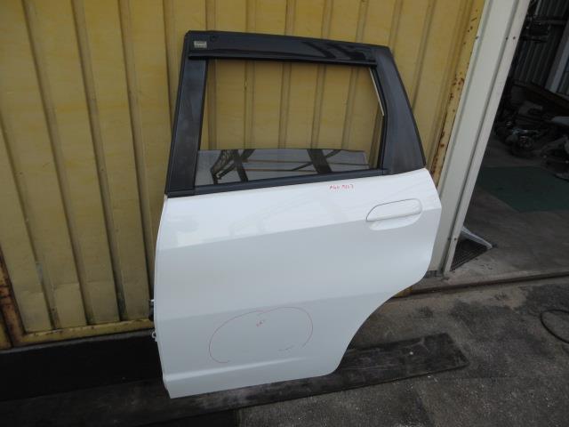【中古】中古部品 フィットシャトル GP2 左ﾘｱﾄﾞｱ 【3310190100-000244011013400】